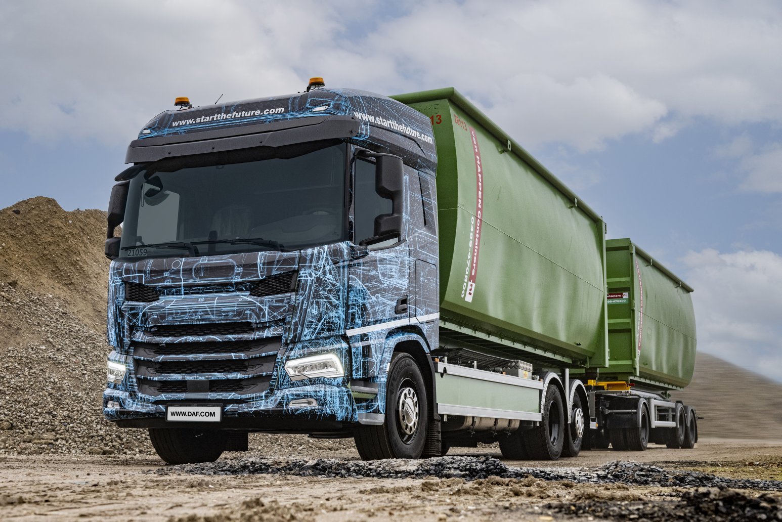 DAF starts field test of new generation distribution trucks