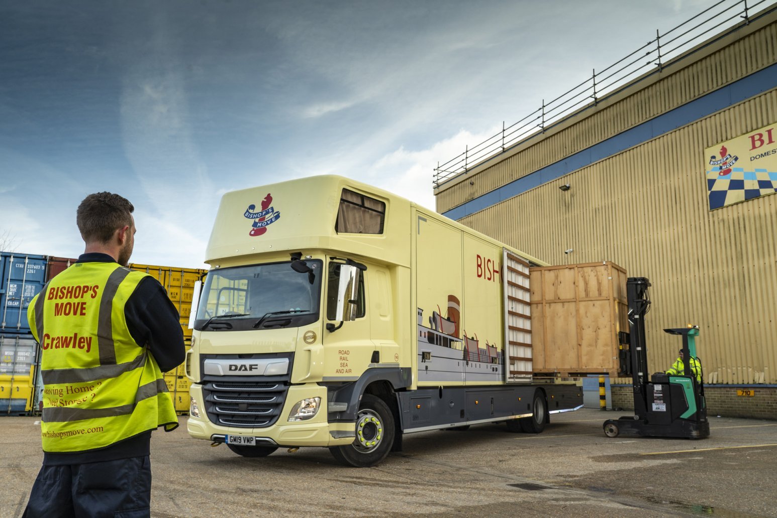 Bishop’s Move celebrates 165 years with retro-livery DAF